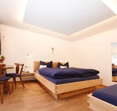 Bed & Breakfast Haus Saler 3*
