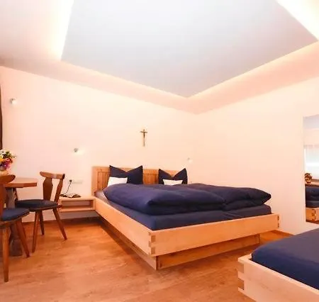 萨勒住宿加早餐旅馆 3* 加舒恩