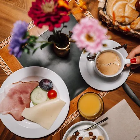 萨勒住宿加早餐旅馆 3* 加舒恩