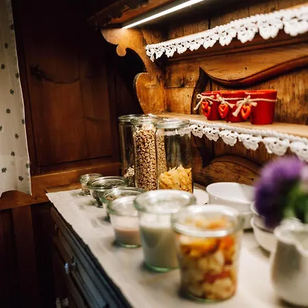 Bed & Breakfast Haus Saler